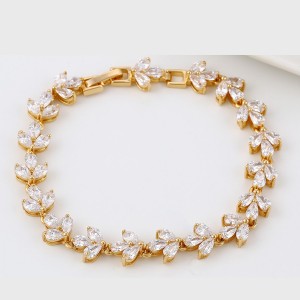 Grezna, bagātīga rokassprādze ar baltiem cirkoniem un zelta pārklājumu 18 karāti, garums: 18 cm